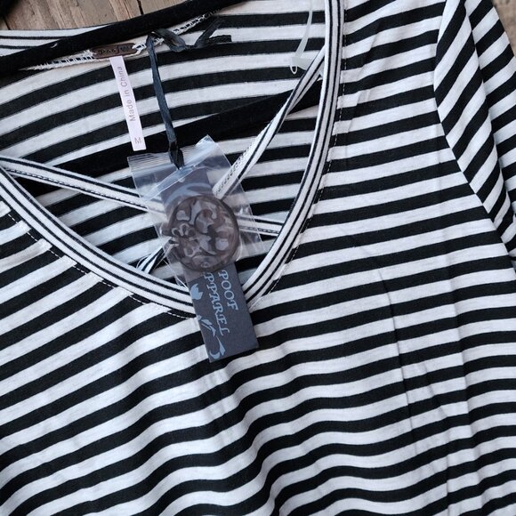 Poof Crisscross Striped Tee NWT - Picture 3 of 4